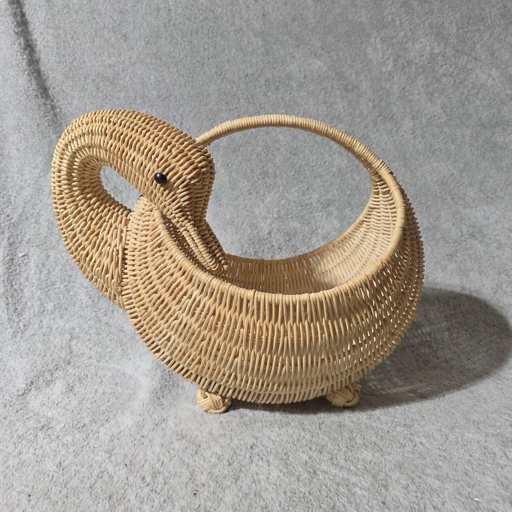 Vintage Wicker Rattan Swan Goose Duck Bird Woven Basket